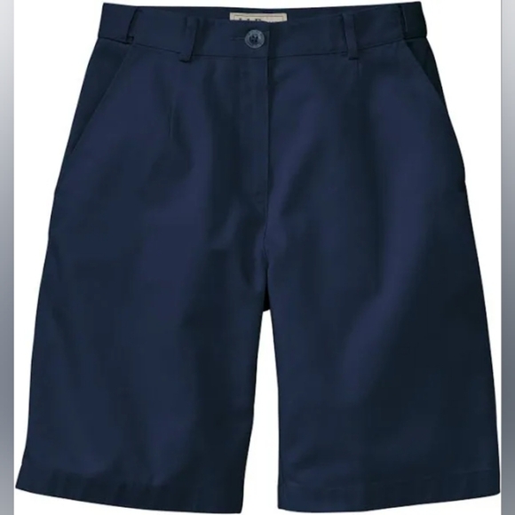 LL Bean women's Navy 19-in shorts nwt - Picture 1 of 2